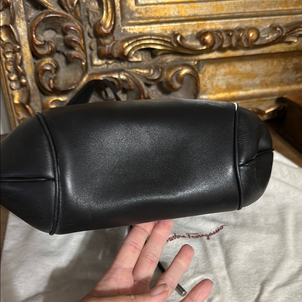 Salvatore Ferragamo Black Leather Hobo Bag with wallet and detachable pouch - Picture 6 of 16